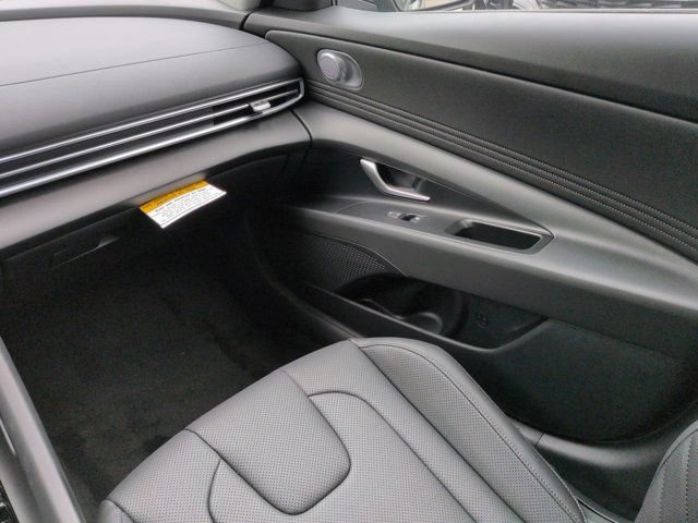 New 2026 Hyundai Elantra Limited FWD image 16