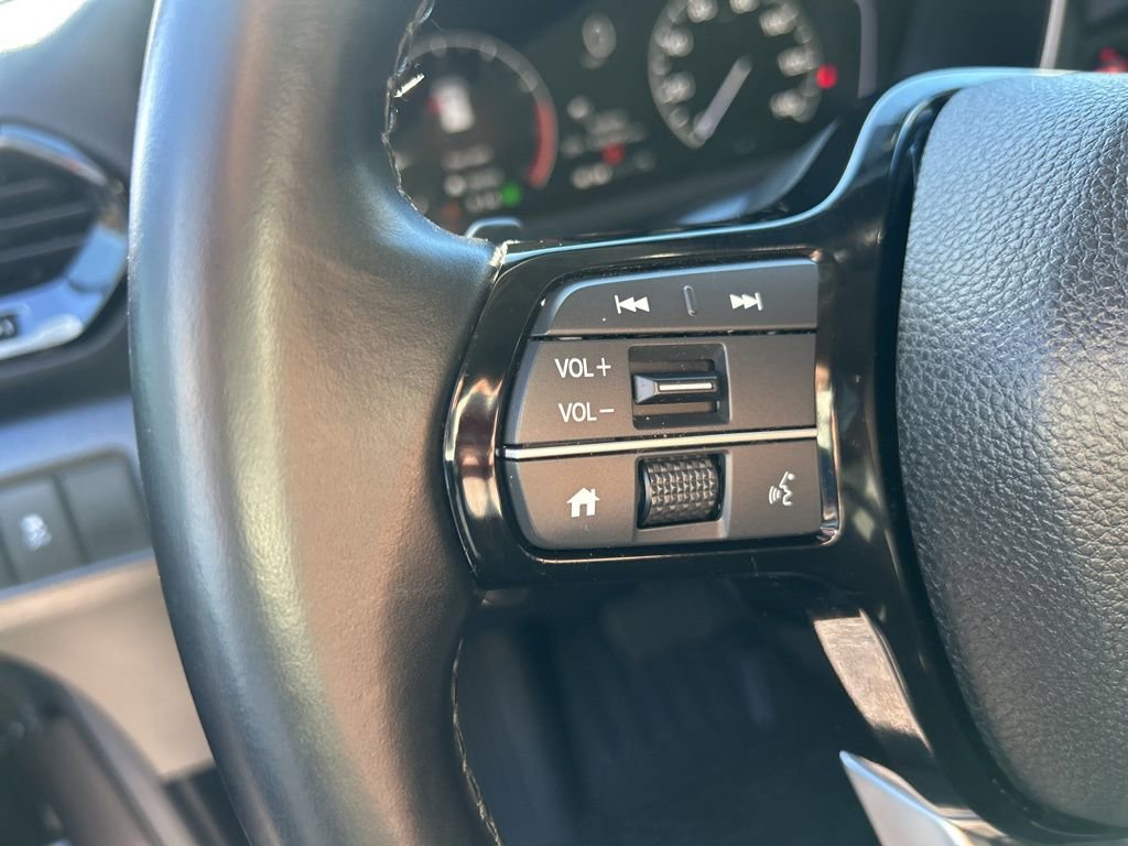 Used 2025 Honda Pilot Touring image 15