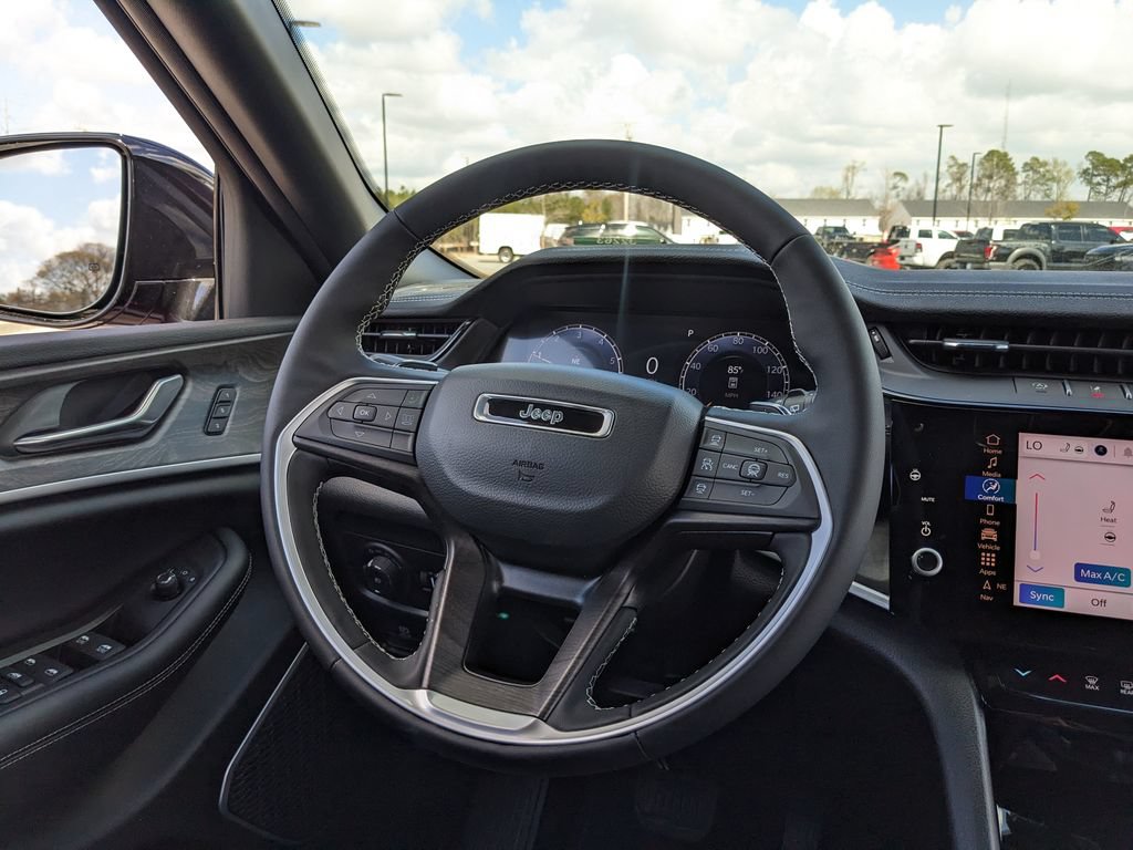 New 2026 Jeep Grand Cherokee Limited w/ Limited Altitude Package AWD/4WD image 24