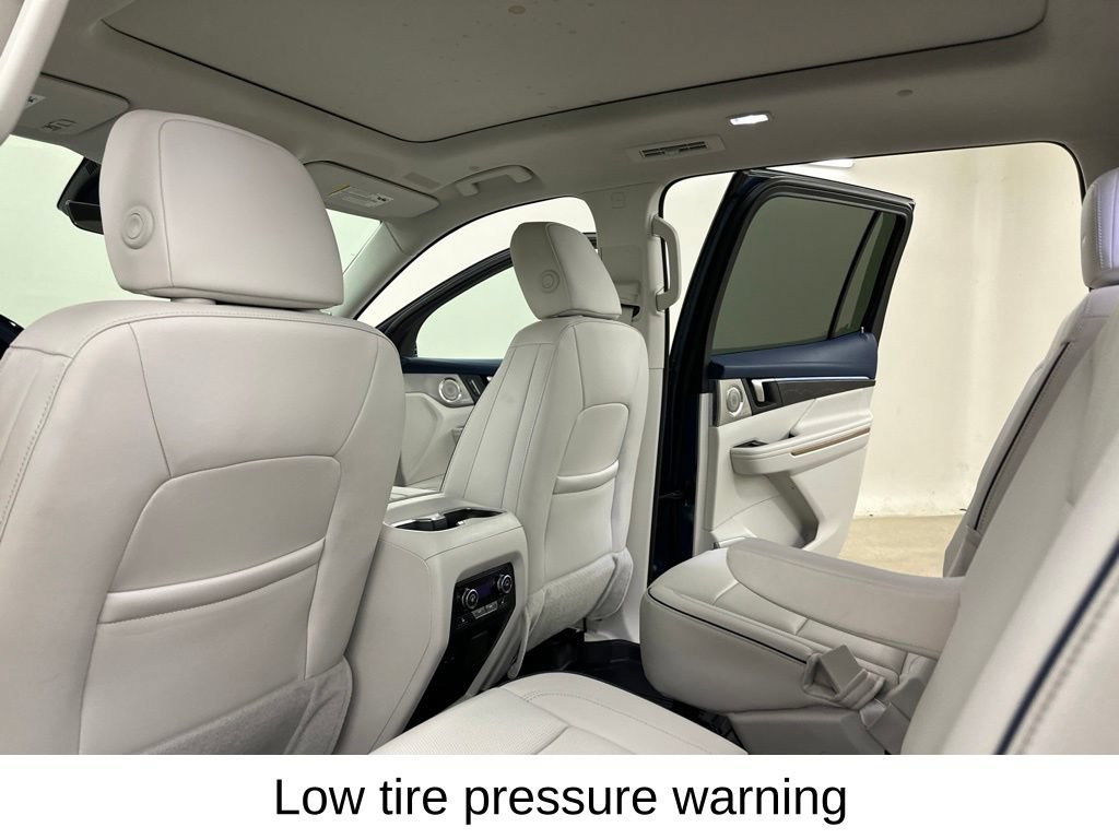 Used 2026 Buick Enclave Avenir w/ Super Cruise Package AWD/4WD image 31
