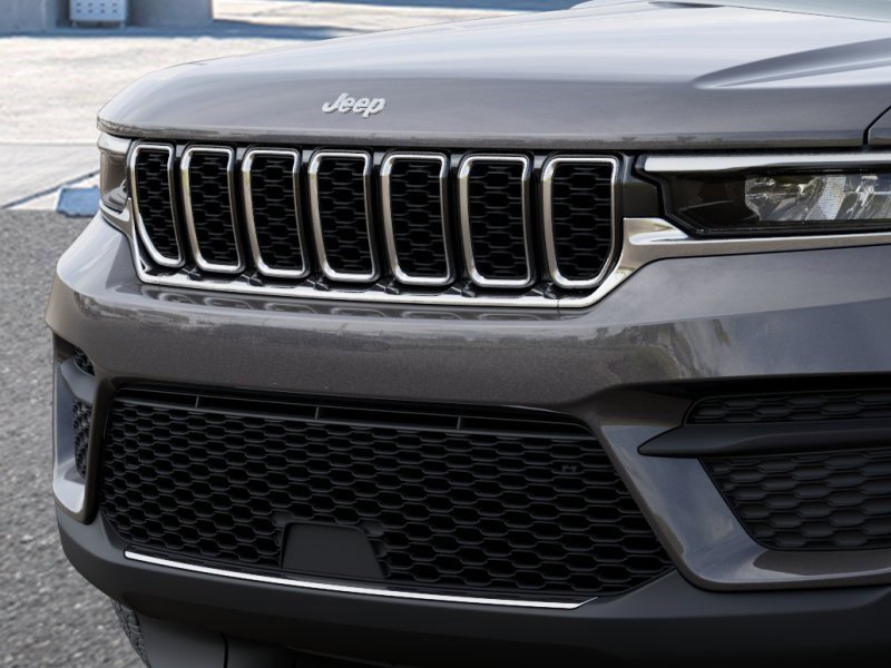 New 2025 Jeep Grand Cherokee Laredo w/ Luxury Tech Group I image 11