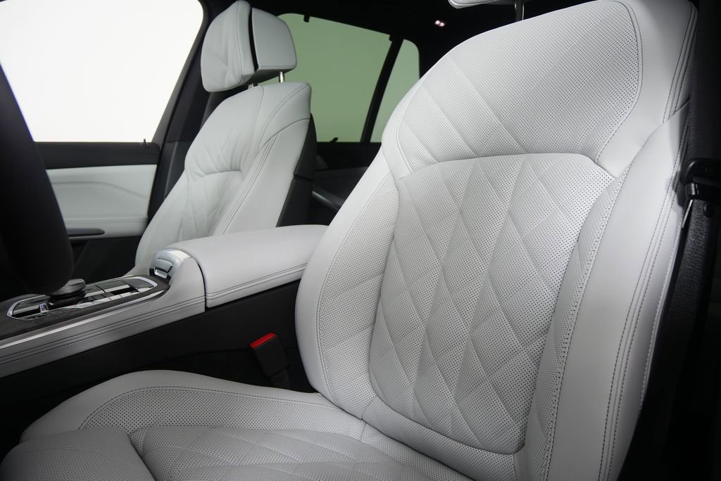 Used 2026 BMW X5 xDrive40i w/ Climate Comfort Package image 10