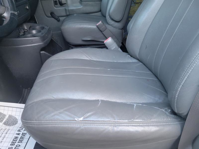 Used 2011 Chevrolet Express 1500 AWD image 27