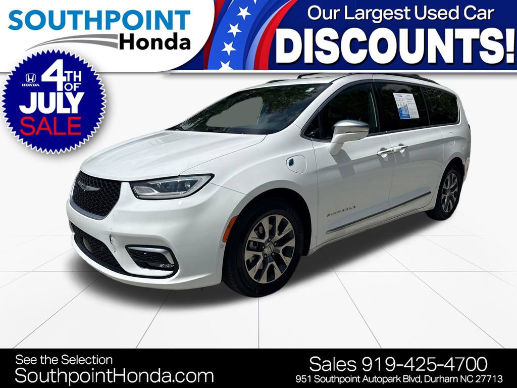 Used 2022 Chrysler Pacifica Pinnacle FWD image 3