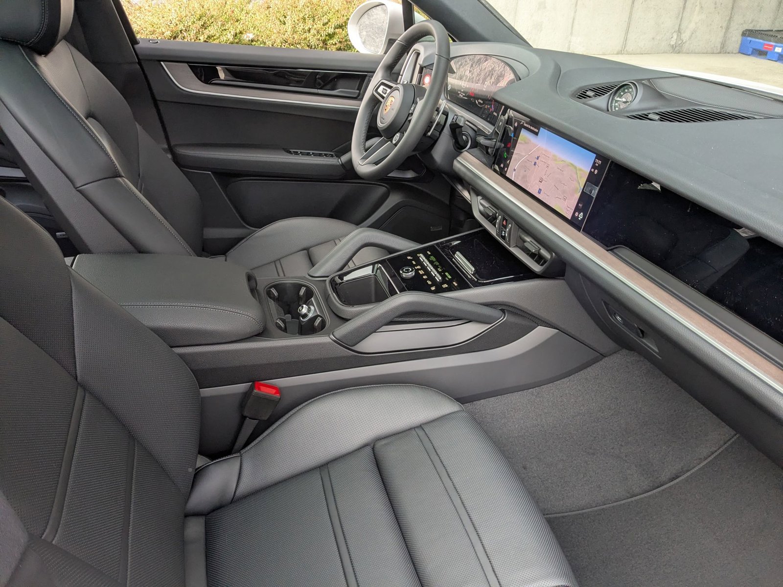 New 2026 Porsche Cayenne Coupe AWD/4WD image 27