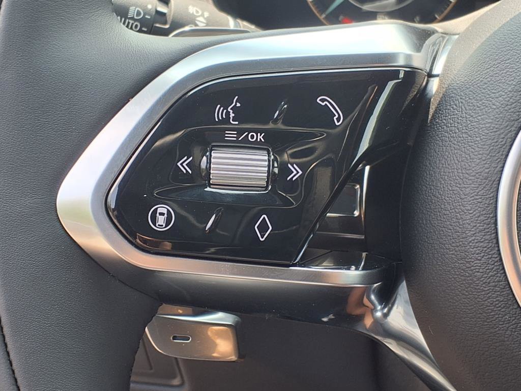 New 2026 Jaguar F-PACE R-Dynamic S image 17