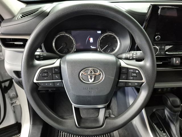 Used 2023 Toyota Highlander L image 11