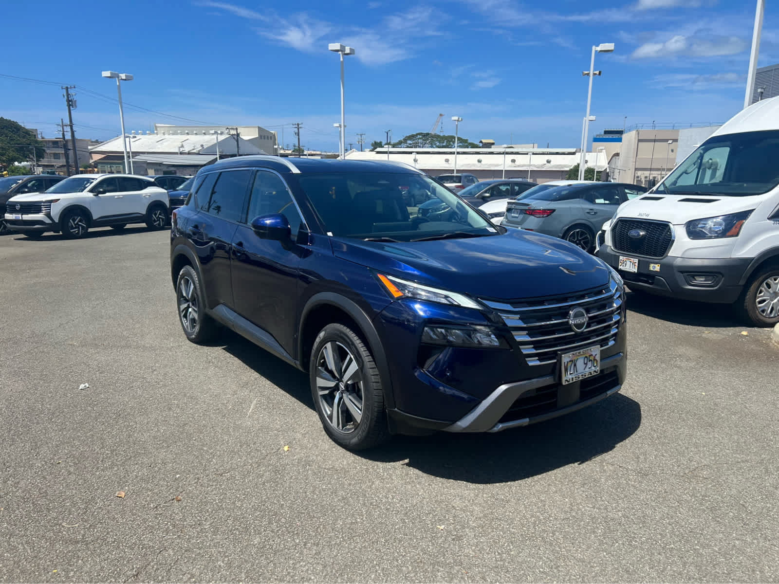 Used 2024 Nissan Rogue SL FWD image 2