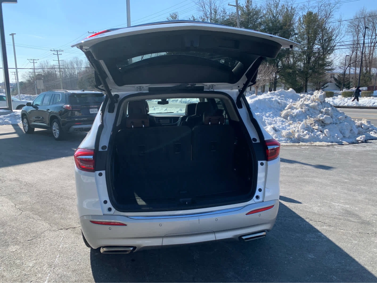 Used 2018 Buick Enclave Avenir w/ Avenir Technology Package image 5