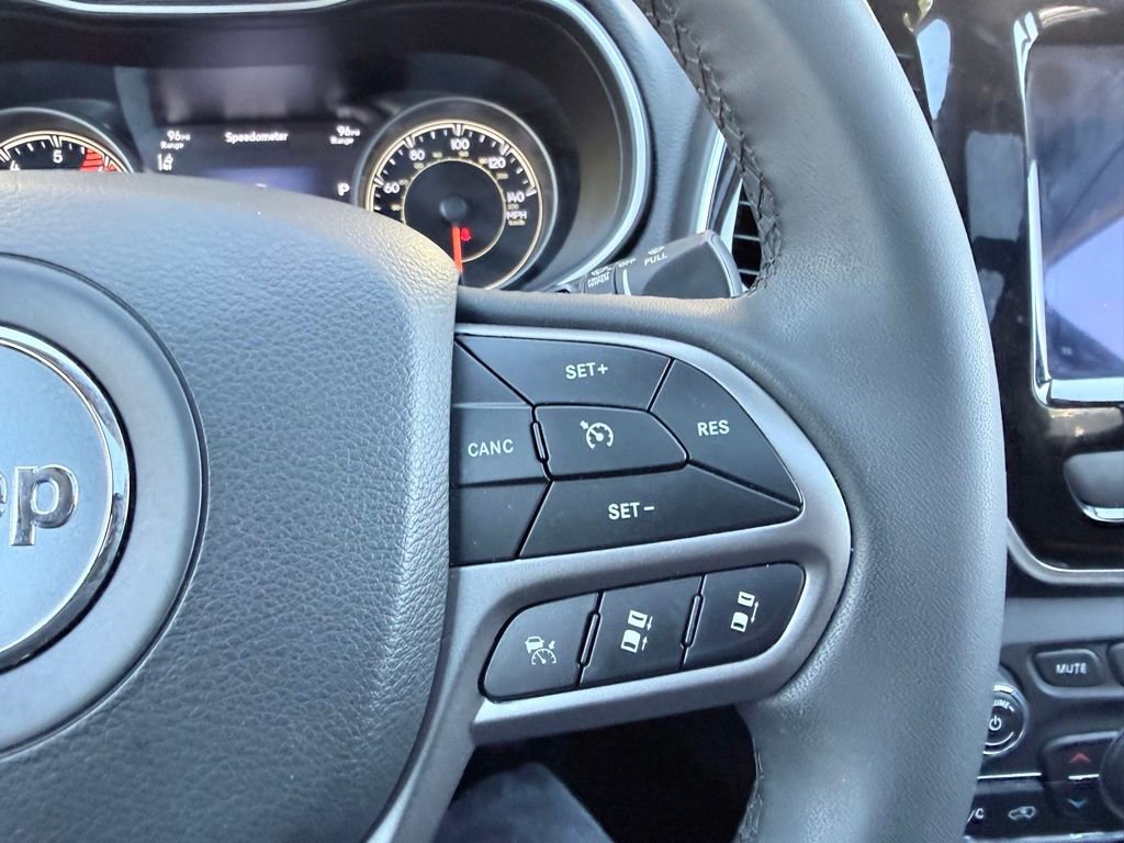 Used 2022 Jeep Cherokee Limited image 15