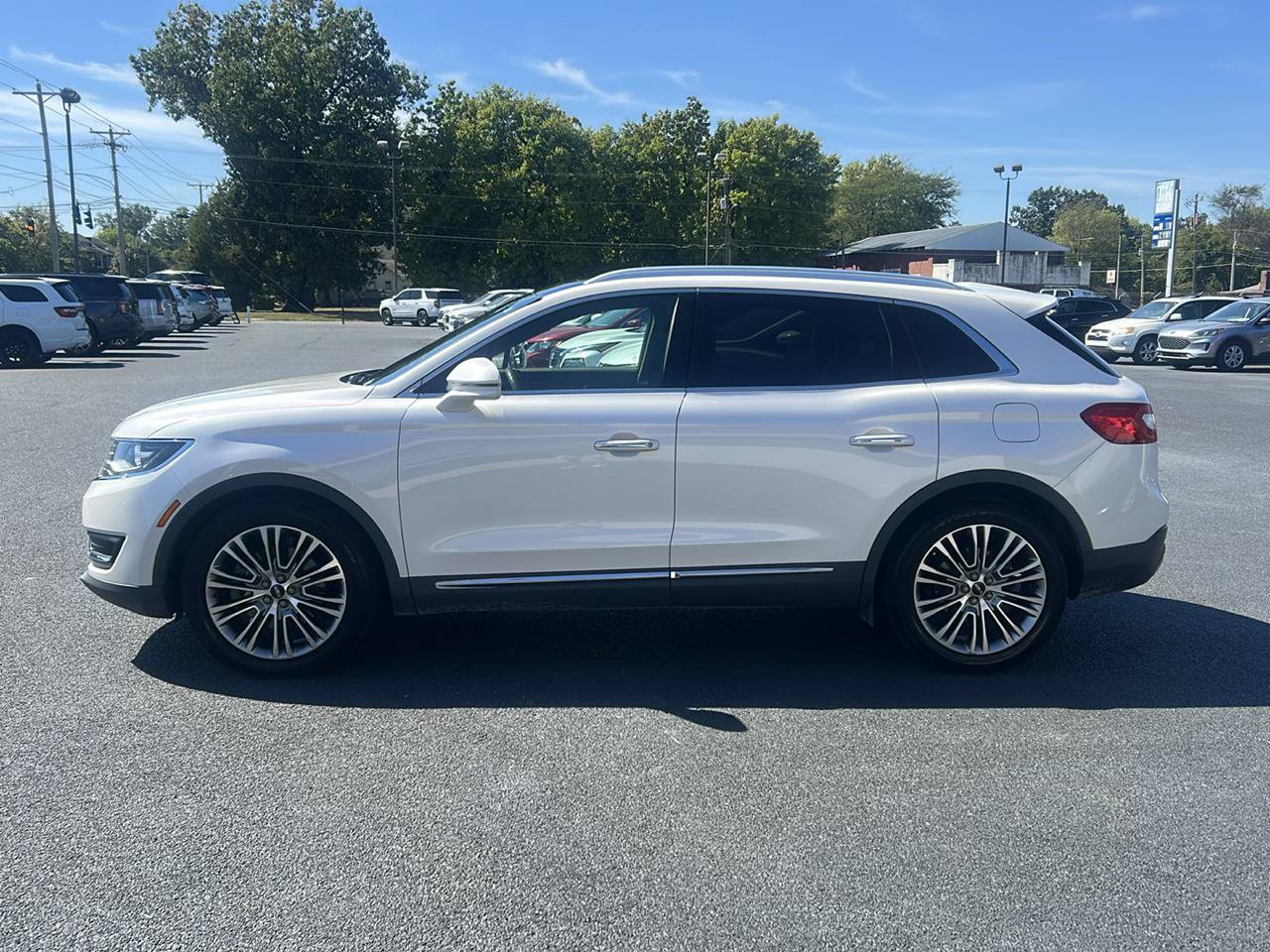 Used 2016 Lincoln MKX Reserve w/ Driver Assistance Package FWD image 8