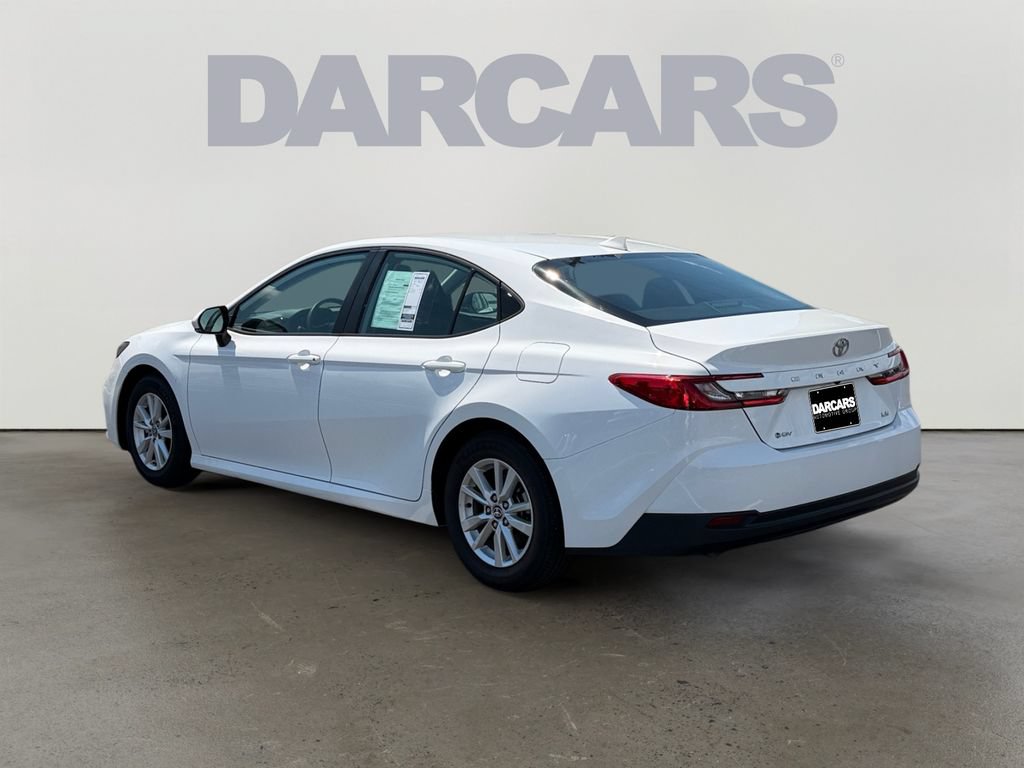 Used 2025 Toyota Camry LE FWD image 5