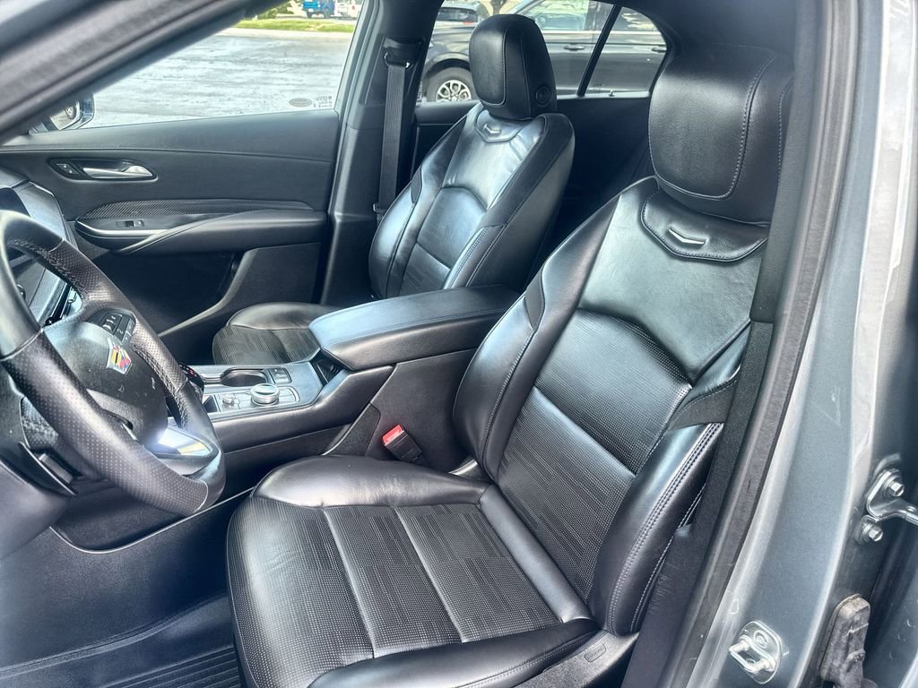 Used 2025 Cadillac XT4 Sport AWD/4WD image 11