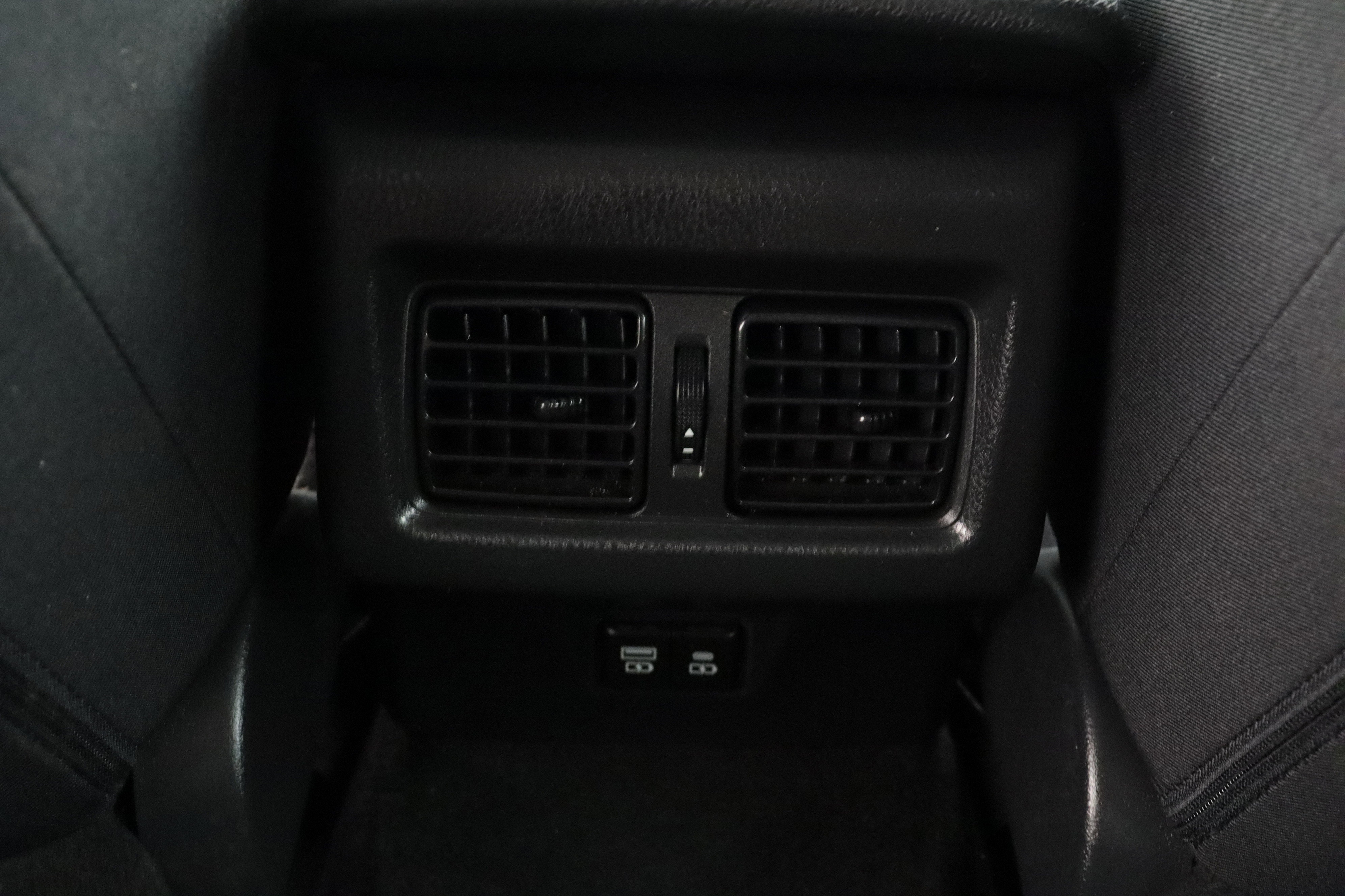Used 2025 Toyota Camry LE FWD image 28