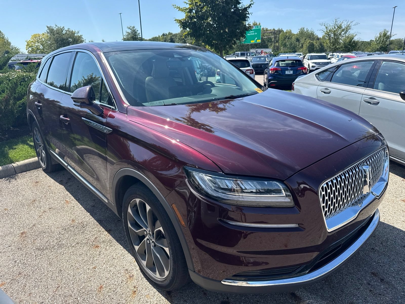 Used 2021 Lincoln Nautilus Reserve AWD/4WD image 3