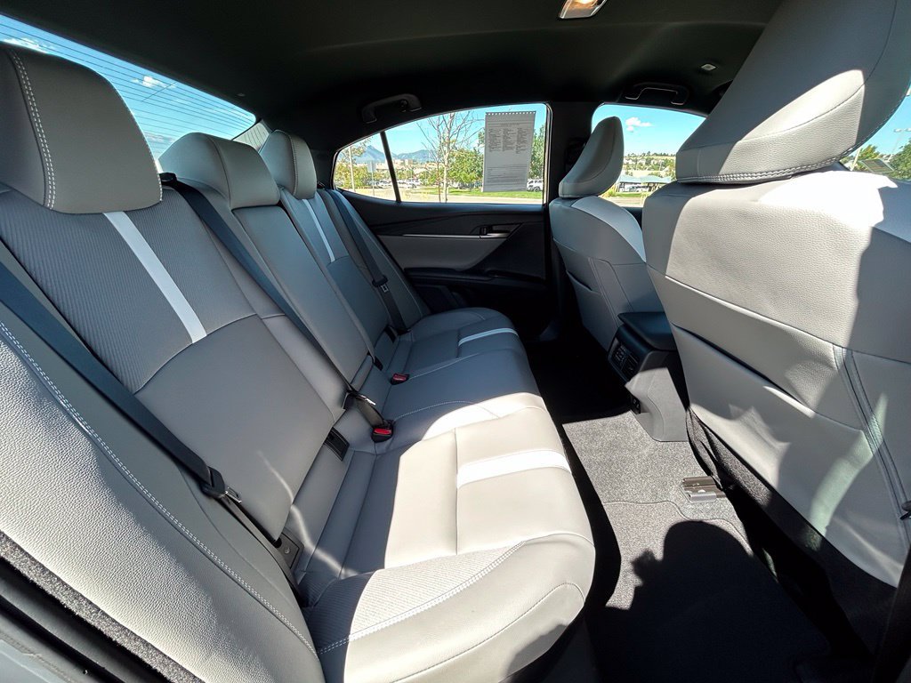 Used 2025 Toyota Camry SE AWD/4WD image 29