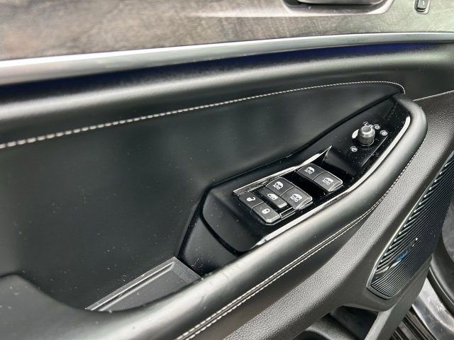 Used 2022 Jeep Grand Cherokee Overland w/ Adv Protech Group III image 32