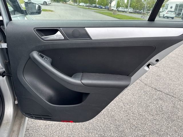 Used 2013 Volkswagen Jetta SE FWD image 13