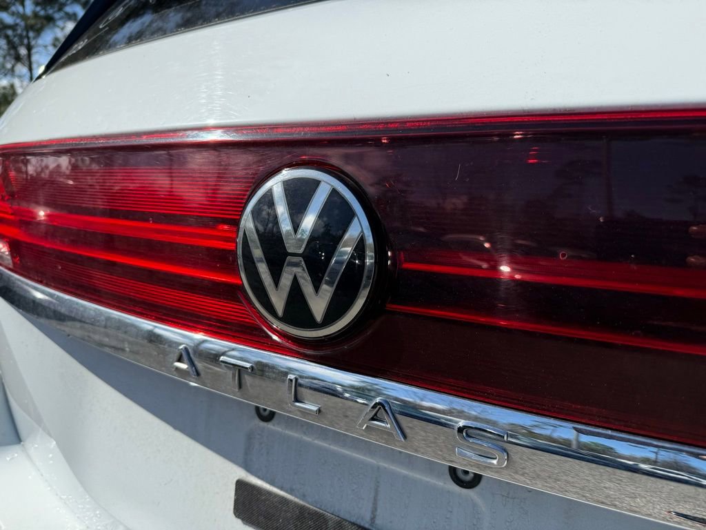 Used 2024 Volkswagen Atlas SE image 12