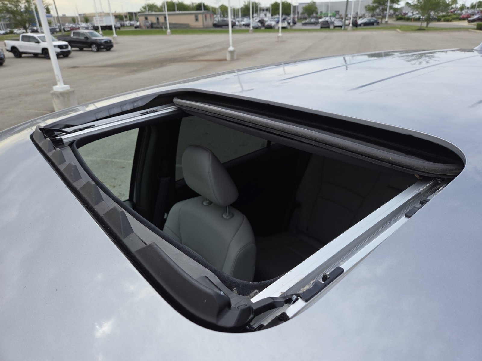Used 2023 Honda Passport EX-L image 4