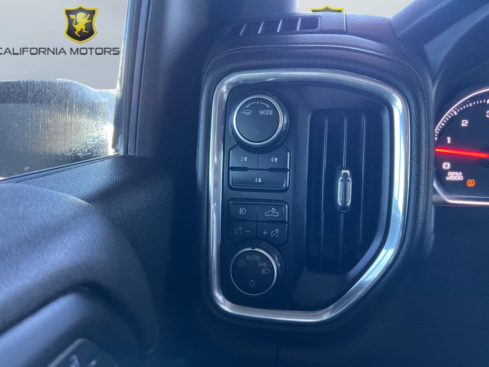 Used 2023 Chevrolet Silverado 2500 LT w/ Convenience Package image 14