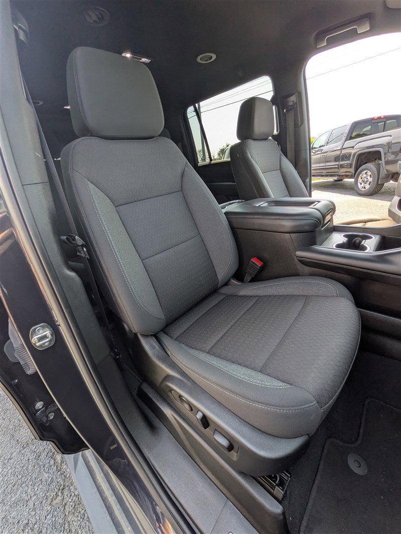Used 2023 Chevrolet Suburban LS image 23
