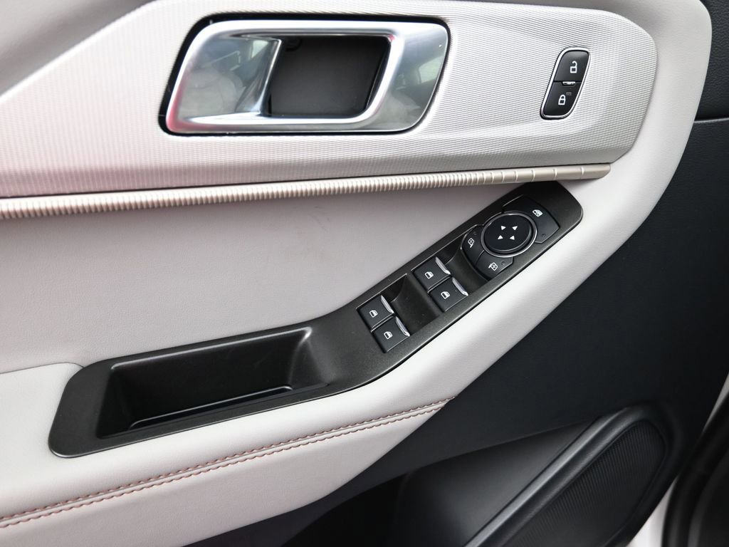 New 2026 Ford Explorer Active w/ Active Comfort Package image 12