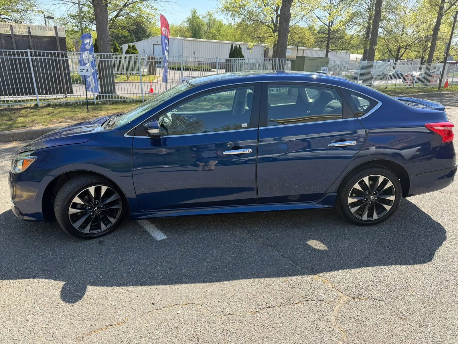Used 2016 Nissan Sentra SR FWD image 2