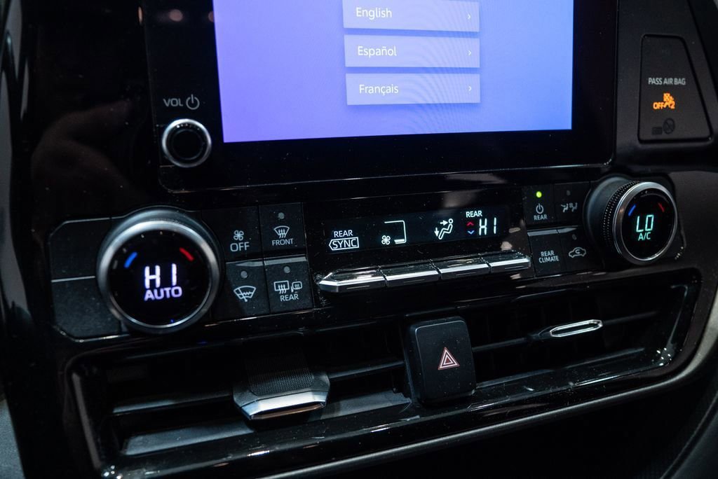 Used 2023 Toyota Highlander LE FWD image 26
