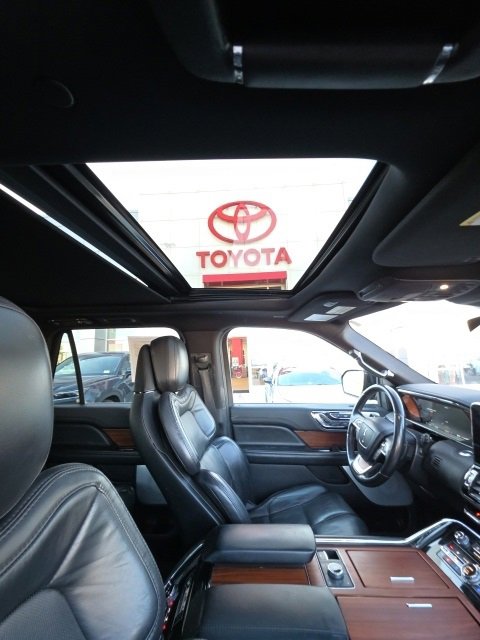 Used 2020 Lincoln Navigator Reserve image 25