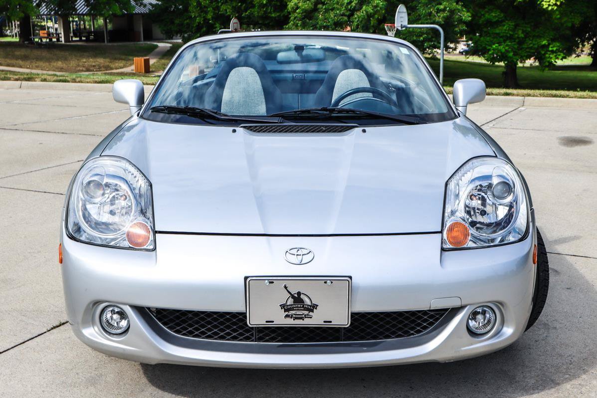 Used 2003 Toyota MR2 RWD image 10