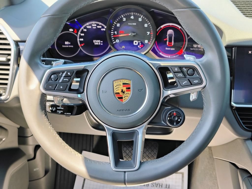 Used 2023 Porsche Cayenne Coupe AWD/4WD image 34