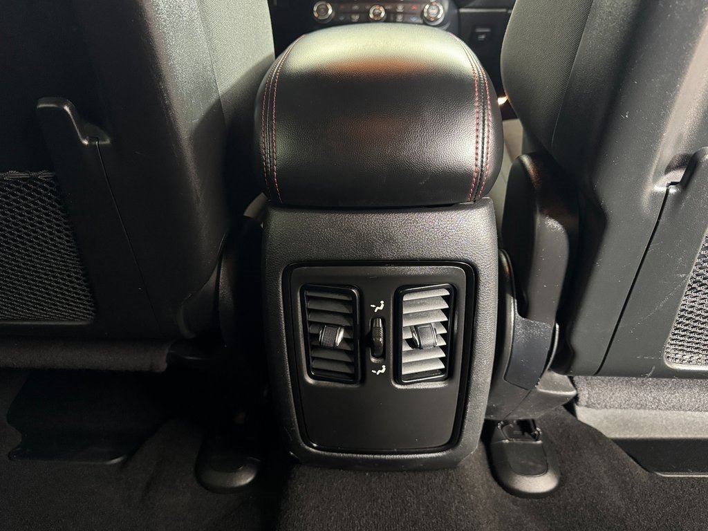 Used 2023 Dodge Durango GT image 28