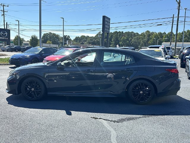 Used 2025 Toyota Camry SE FWD image 5
