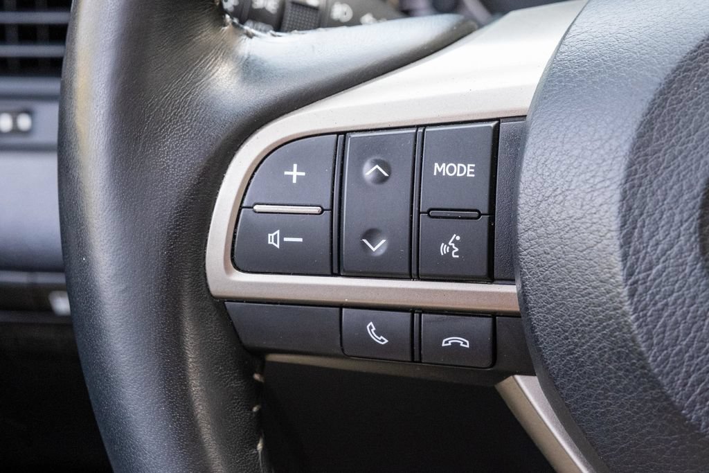 Used 2018 Lexus RX 450h AWD w/ Premium Package image 23
