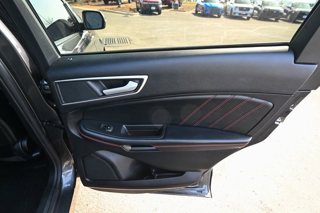 Used 2020 Ford Edge ST-Line w/ Cold Weather Package image 27