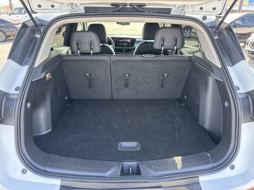 Certified 2025 Buick Encore GX Preferred FWD image 8