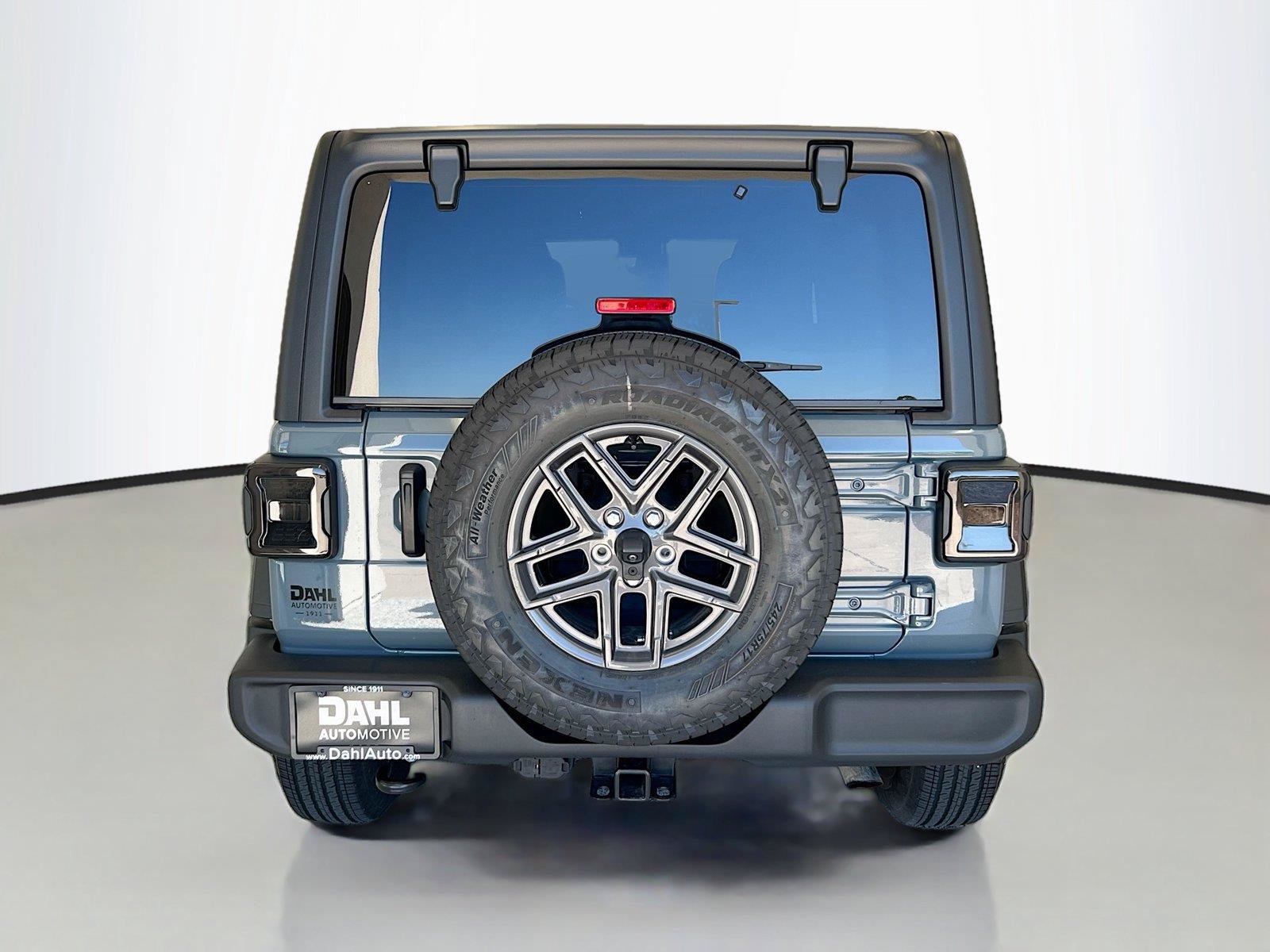 Used 2024 Jeep Wrangler Unlimited Sport AWD/4WD image 12