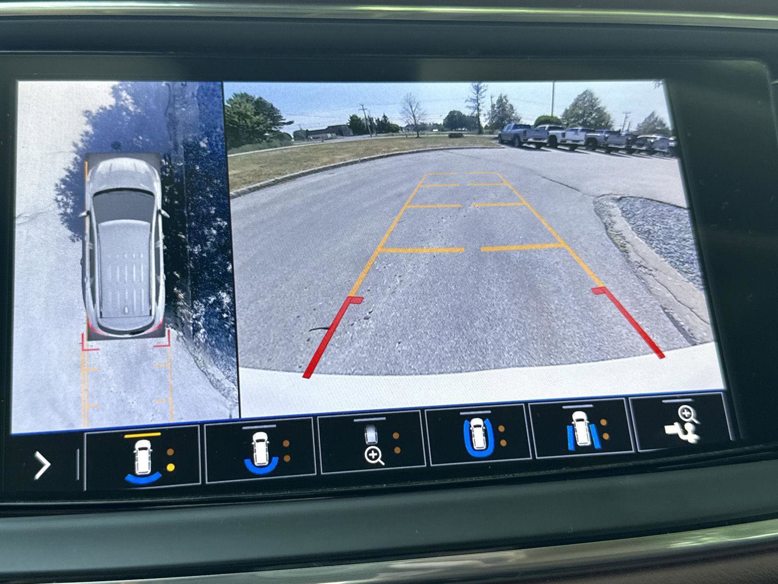 Used 2020 Buick Enclave Avenir w/ Avenir Technology Package image 23