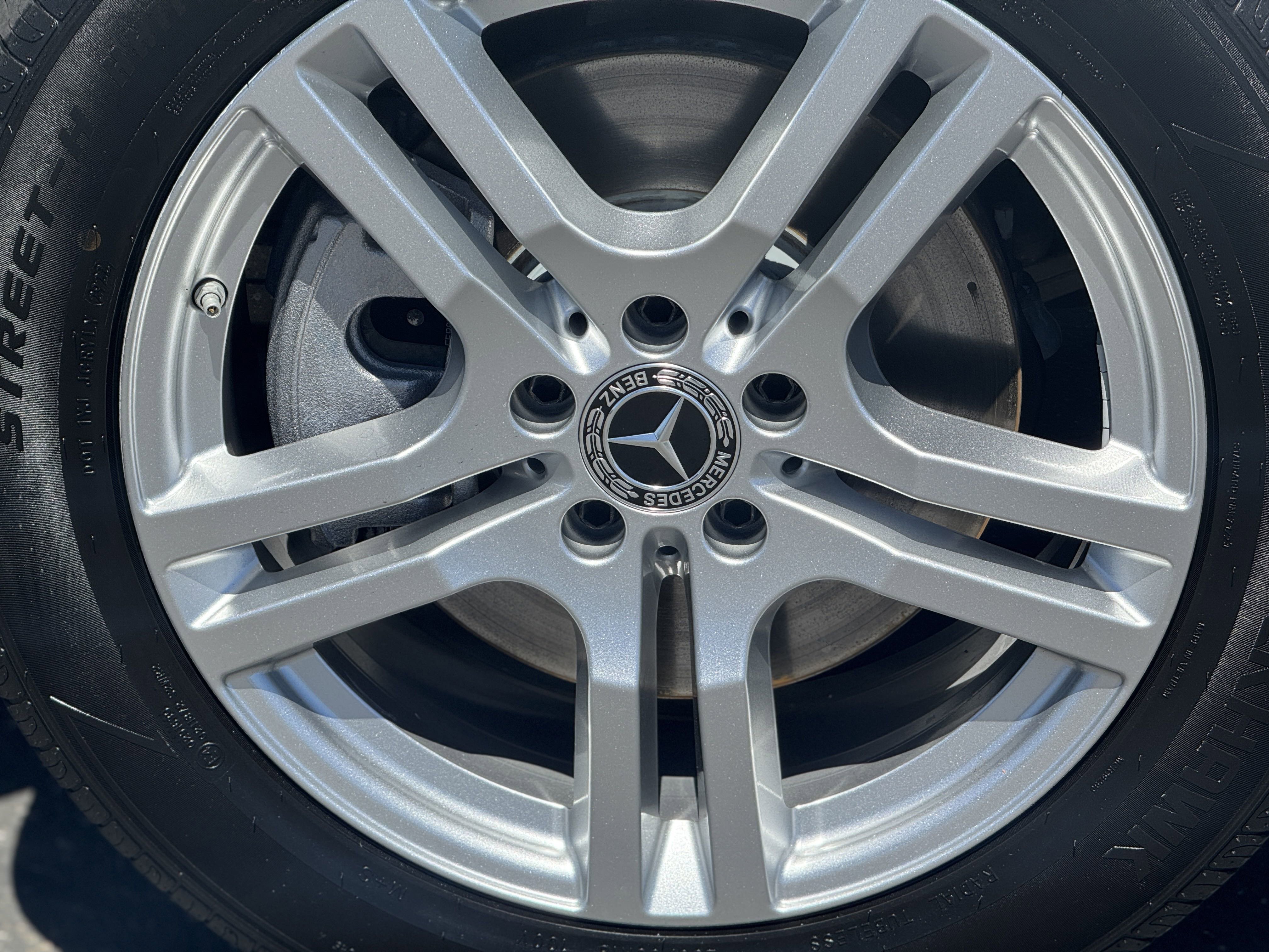 Used 2020 Mercedes-Benz GLB 250 4MATIC image 7