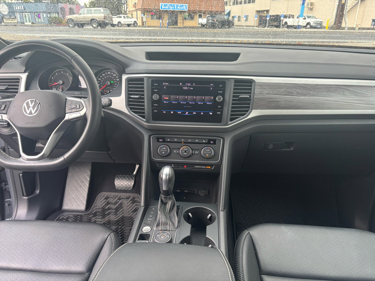 Used 2021 Volkswagen Atlas Cross Sport SE image 12