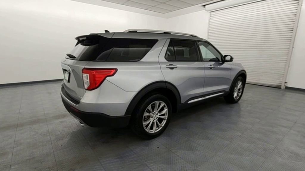 Used 2022 Ford Explorer Limited w/ Equipment Group 301A image 8