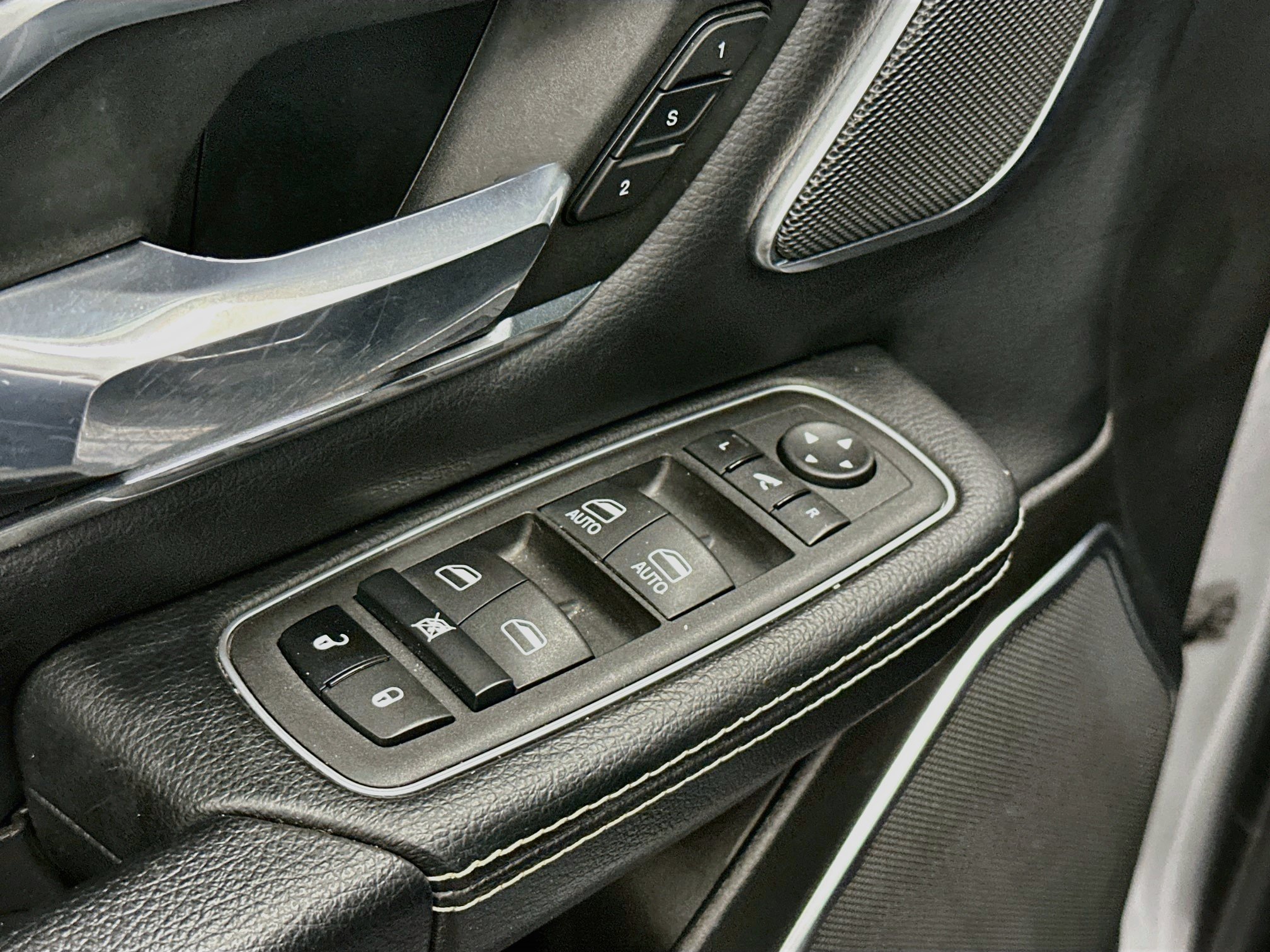 Used 2024 RAM 1500 Laramie AWD/4WD image 15