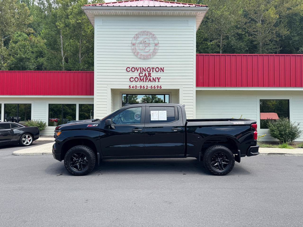 Used 2023 Chevrolet Silverado 1500 Custom Trail Boss AWD/4WD image 4