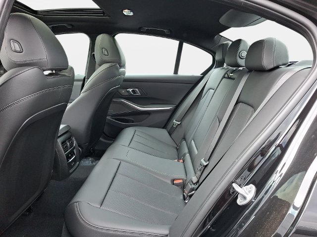 New 2026 BMW 330i xDrive Sedan w/ M Sport Package AWD/4WD image 9
