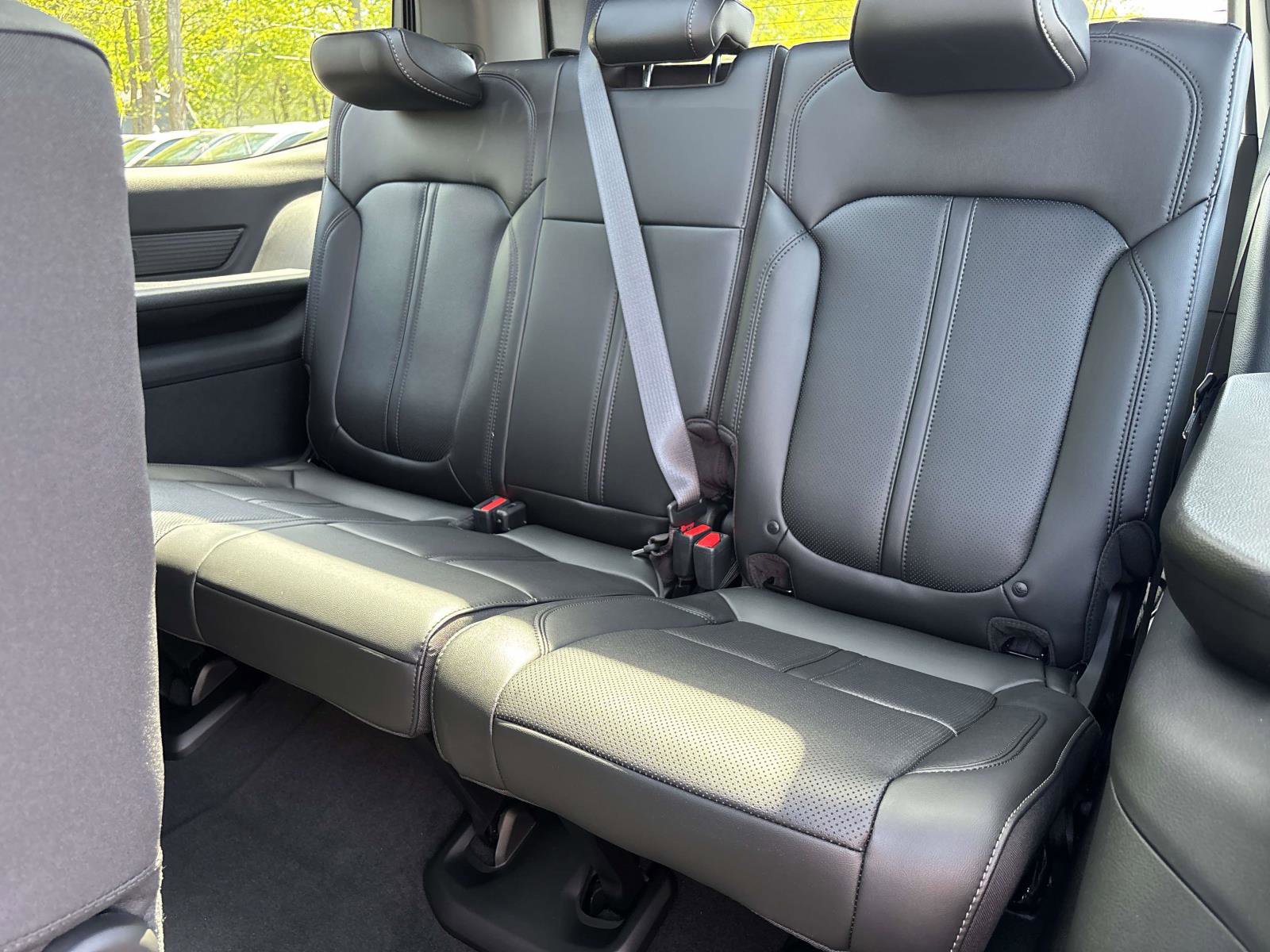 New 2025 Jeep Wagoneer 4WD w/ Convenience Group I image 8