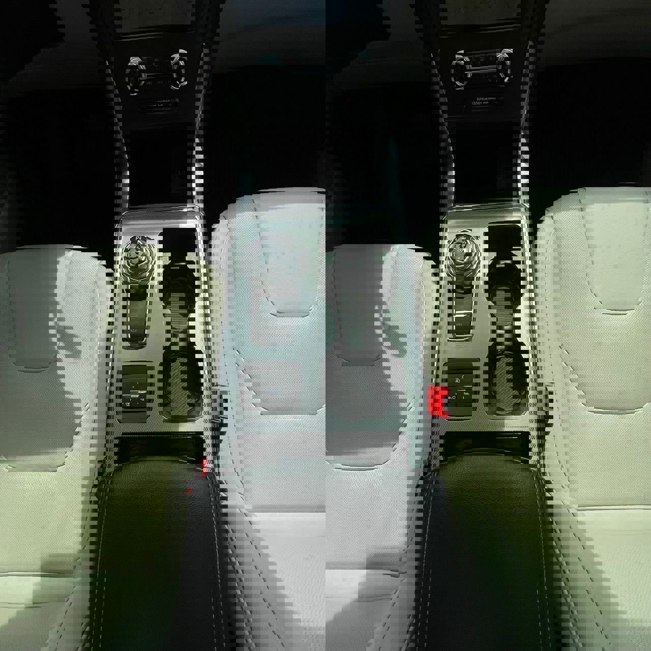 Used 2022 Ford Edge Titanium w/ Equipment Group 301A image 18