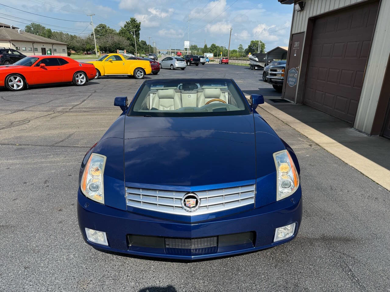Used 2005 Cadillac XLR image 18