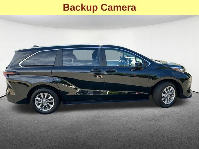 Used 2026 Toyota Sienna LE FWD image 11
