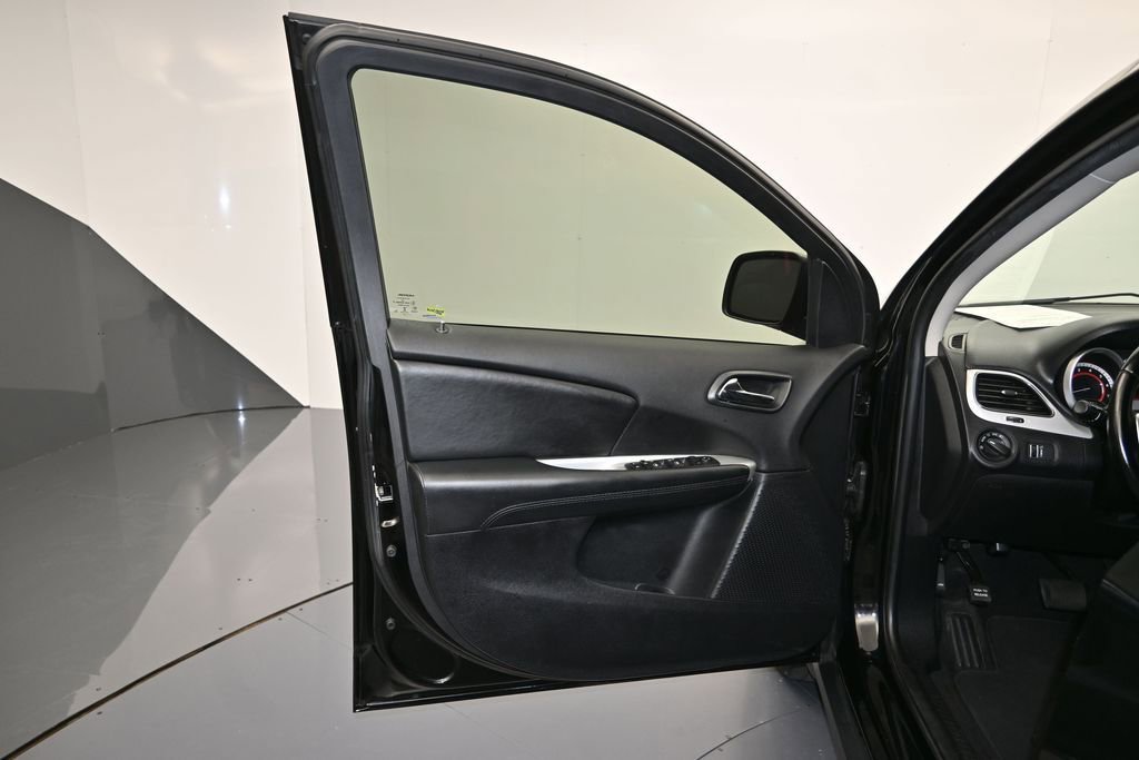 Used 2020 Dodge Journey SE w/ SE Popular Equipment Group FWD image 10
